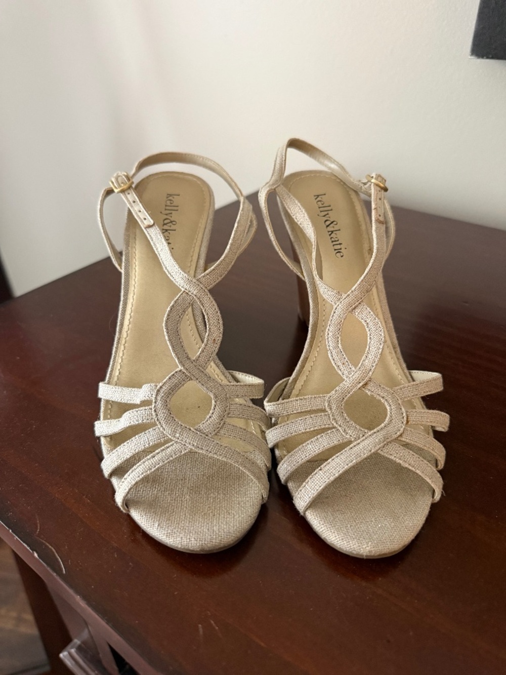 Kelly &katie 8.5 beige color
